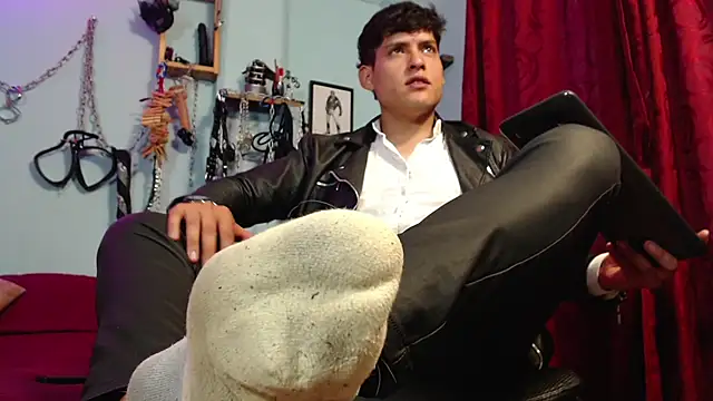 dom2travelersss online show from November 2025 08:52:02 PM