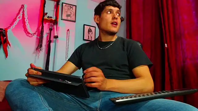 dom2travelersss online show from March 2026 02:49:01 PM