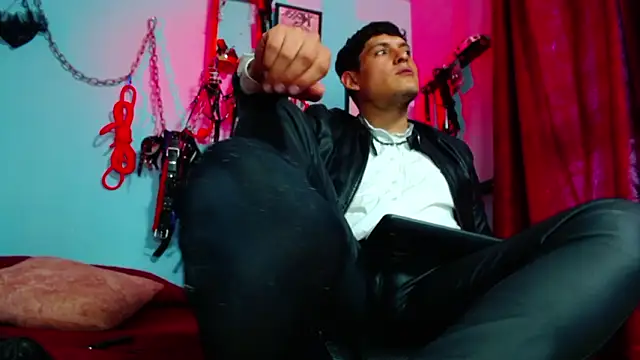 dom2travelersss online show from March 2026 04:18:02 PM