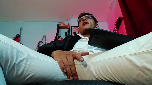 dom2travelersss online show from April 2026 12:45:02 PM