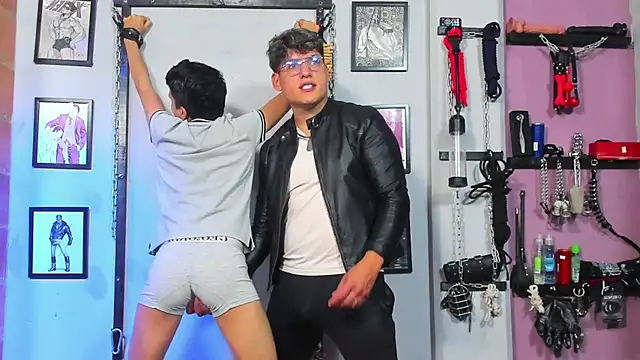 Snapshot of dom2travelersss chatting on February 2025 01:40:02 PM dom2travelersss online show from February 2025 01:40:02 PM