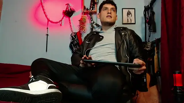 dom2travelersss online show from January 2026 11:22:02 PM