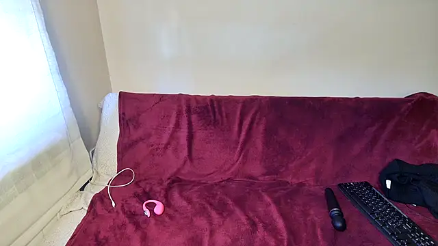 Lustylia online show from December 2025 10:06:01 AM