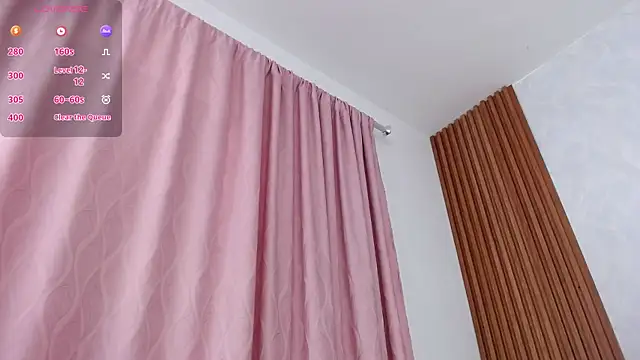 gisellsaenz online show from May 2026 09:00:01 PM