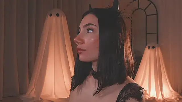 Snapshot of AmyArmstrong chatting on October 2025 12:56:02 AM AmyArmstrong online show from October 2025 12:56:02 AM