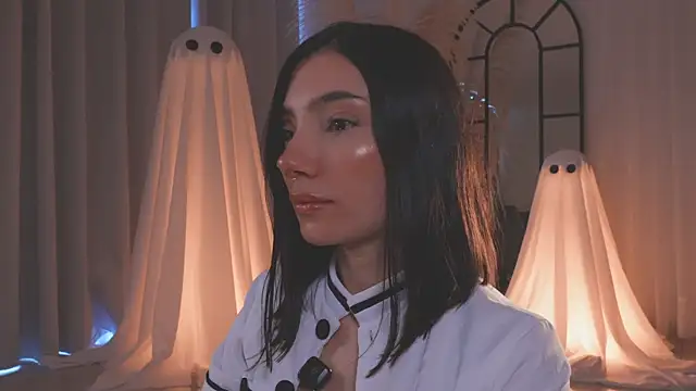 Snapshot of AmyArmstrong chatting on October 2025 09:06:01 PM AmyArmstrong online show from October 2025 09:06:01 PM