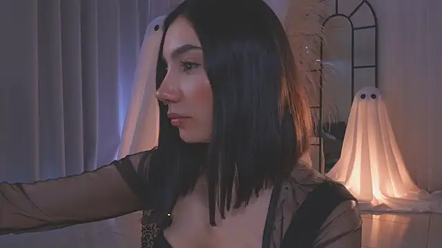 Snapshot of AmyArmstrong chatting on October 2025 07:59:02 PM AmyArmstrong online show from October 2025 07:59:02 PM