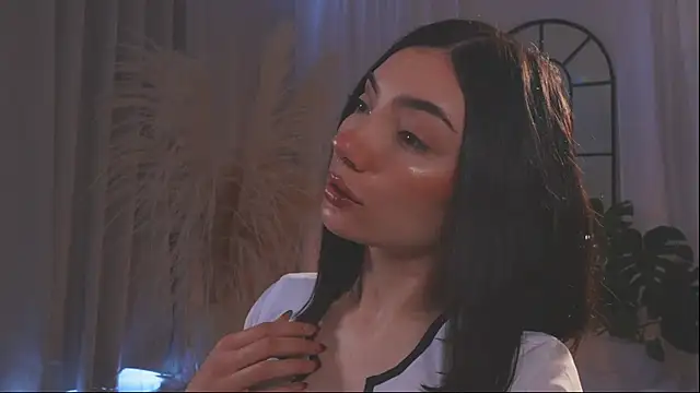 Snapshot of AmyArmstrong chatting on November 2025 02:21:01 PM AmyArmstrong online show from November 2025 02:21:01 PM