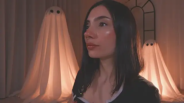 Snapshot of AmyArmstrong chatting on October 2025 12:12:02 AM AmyArmstrong online show from October 2025 12:12:02 AM