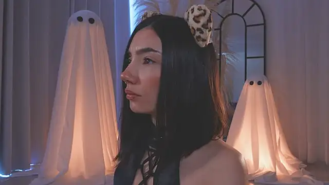 Snapshot of AmyArmstrong chatting on October 2025 03:00:01 PM AmyArmstrong online show from October 2025 03:00:01 PM