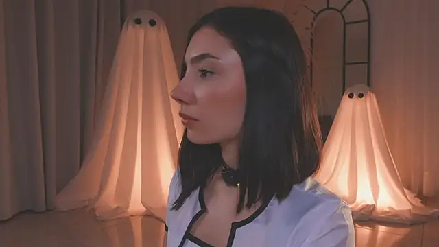 Snapshot of AmyArmstrong chatting on October 2025 12:47:01 AM AmyArmstrong online show from October 2025 12:47:01 AM