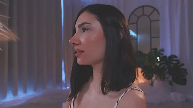 Snapshot of AmyArmstrong chatting on November 2025 08:35:01 PM AmyArmstrong online show from November 2025 08:35:01 PM