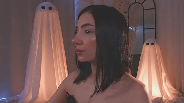 Snapshot of AmyArmstrong chatting on October 2025 02:20:01 PM AmyArmstrong online show from October 2025 02:20:01 PM