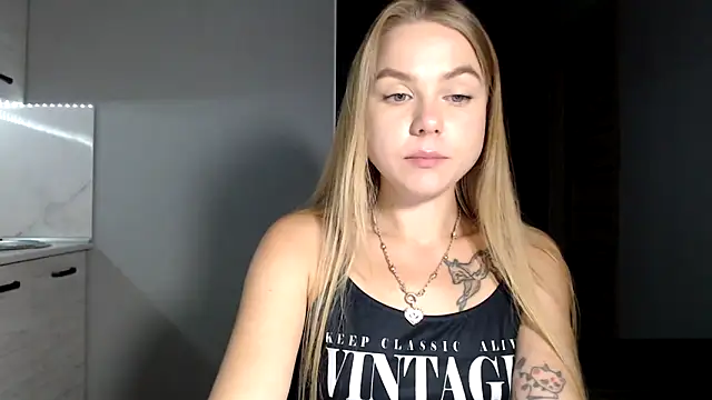 Snapshot of Sunbeam_ chatting on October 2025 09:38:01 PM Sunbeam online show from October 2025 09:38:01 PM