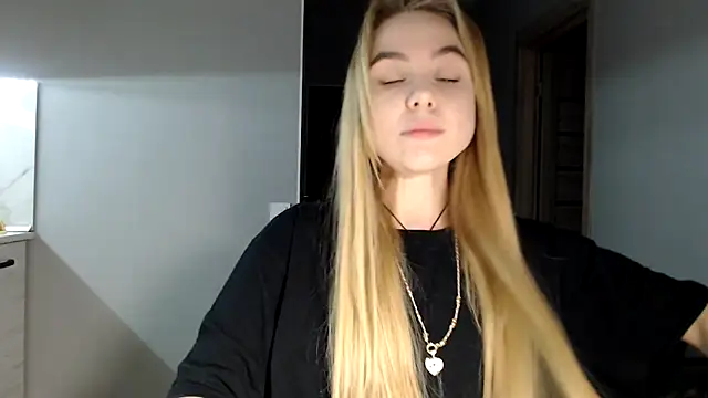 Snapshot of Sunbeam_ chatting on December 2024 11:01:01 PM Sunbeam online show from December 2024 11:01:01 PM