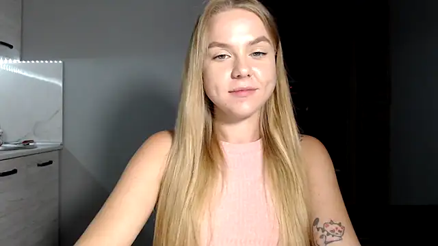 Snapshot of Sunbeam_ chatting on September 2025 09:00:01 PM Sunbeam online show from September 2025 09:00:01 PM