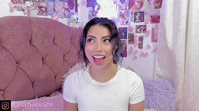 Snapshot of natalie_jaensen chatting on March 2025 12:01:02 AM natalie jaensen online show from March 2025 12:01:02 AM