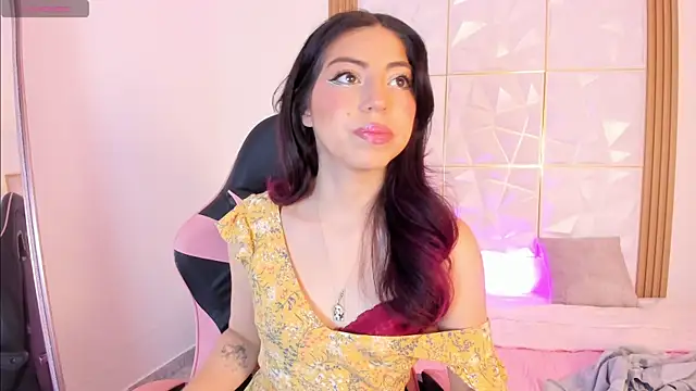 Snapshot of natalie_jaensen chatting on November 2025 06:35:02 PM natalie jaensen online show from November 2025 06:35:02 PM