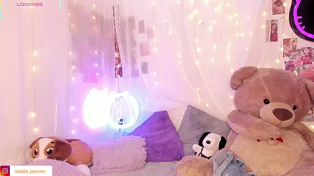 natalie jaensen online show from February 2026 10:06:01 PM