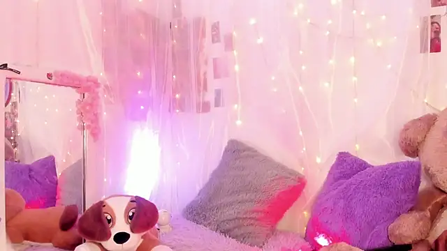 natalie jaensen online show from March 2026 06:23:02 PM