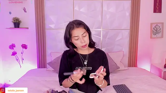 natalie jaensen online show from May 2026 03:16:01 AM
