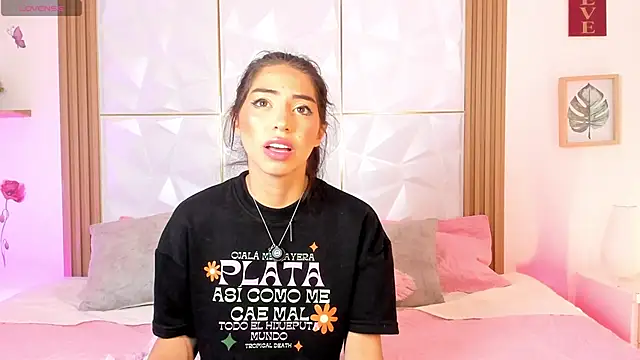 natalie jaensen online show from April 2026 09:39:33 PM