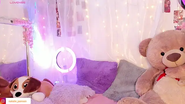 natalie jaensen online show from February 2026 06:19:01 PM