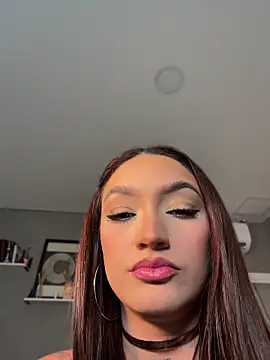DaniDusan  online show from May 2026 07:33:02 PM