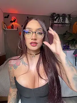 Snapshot of DaniDusan_ chatting on October 2025 07:15:01 PM DaniDusan  online show from October 2025 07:15:01 PM