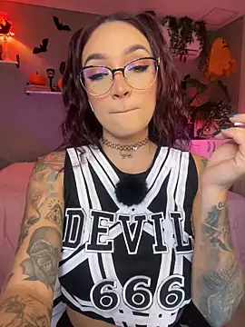 Snapshot of DaniDusan_ chatting on October 2025 07:13:02 PM DaniDusan  online show from October 2025 07:13:02 PM