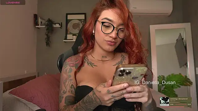 Snapshot of DaniDusan_ chatting on January 2025 06:21:01 PM DaniDusan  online show from January 2025 06:21:01 PM