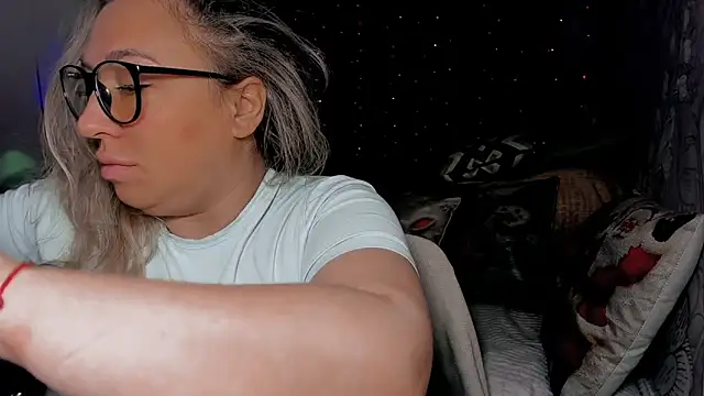 Snapshot of CumOnMy_Tits chatting on December 2025 02:05:02 AM CumOnMy Tits online show from December 2025 02:05:02 AM