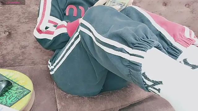 Sophie Secret online show from November 2025 09:48:01 PM