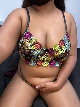 Snapshot of VINDY- chatting on July 2026 05:40:02 AM VINDY- online show from July 2026 05:40:02 AM