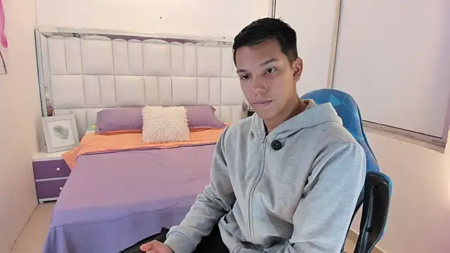 Snapshot of Edwin_Blaz chatting on October 2025 05:06:01 AM Edwin Blaz online show from October 2025 05:06:01 AM