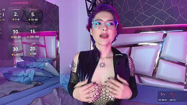 Annie Swan online show from November 2025 12:41:01 PM