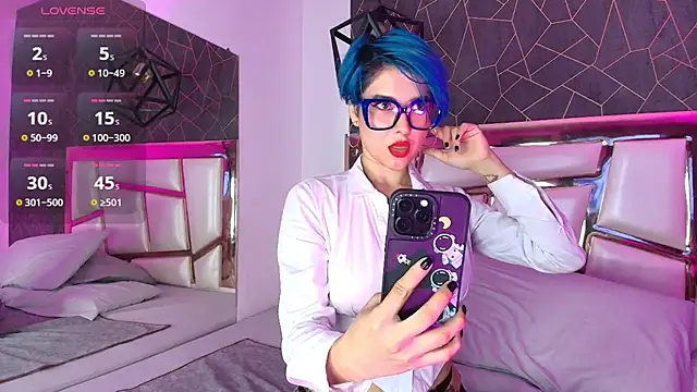 Annie Swan online show from October 2025 12:06:01 PM