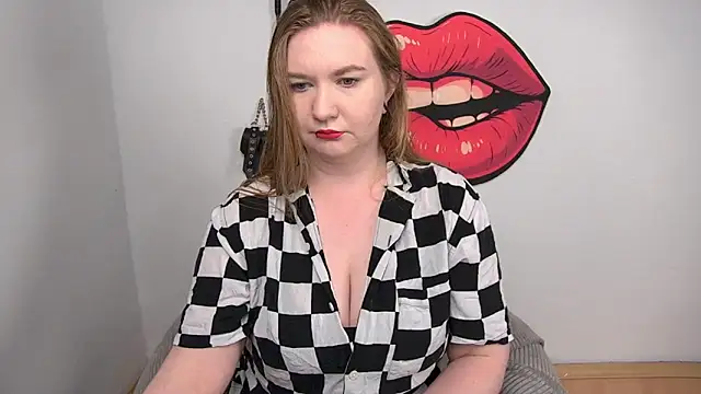 Snapshot of LaraDream chatting on November 2025 03:48:01 PM LaraDream online show from November 2025 03:48:01 PM