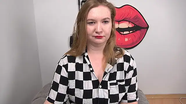 Snapshot of LaraDream chatting on October 2025 01:12:02 PM LaraDream online show from October 2025 01:12:02 PM