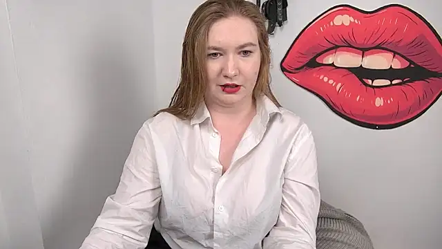 LaraDream online show from December 2025 03:23:01 PM