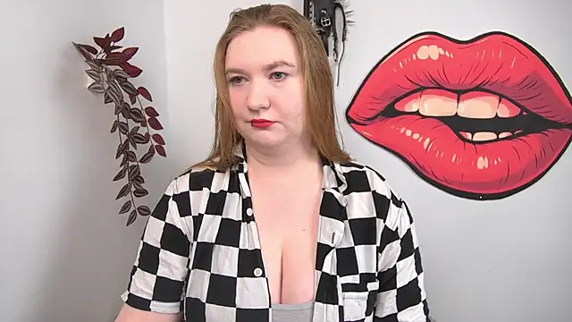 Snapshot of LaraDream chatting on April 2026 05:28:01 PM LaraDream online show from April 2026 05:28:01 PM