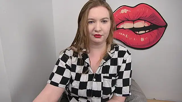 Snapshot of LaraDream chatting on December 2025 03:44:01 PM LaraDream online show from December 2025 03:44:01 PM