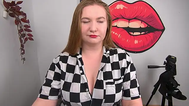 Snapshot of LaraDream chatting on May 2026 02:35:02 PM LaraDream online show from May 2026 02:35:02 PM
