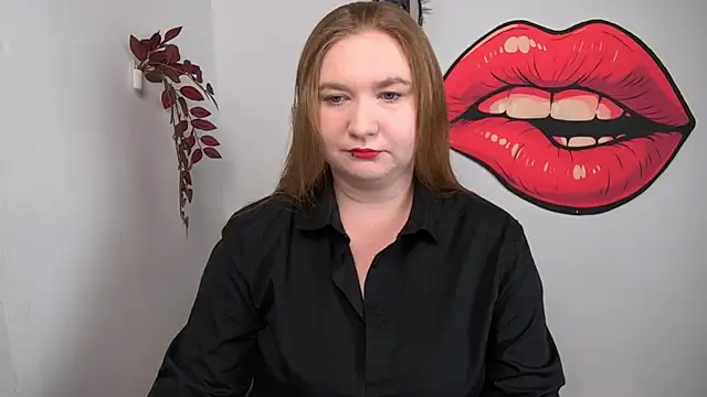 Snapshot of LaraDream chatting on April 2026 02:13:01 PM LaraDream online show from April 2026 02:13:01 PM