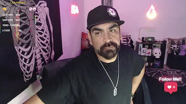 soyelcarlitos  online show from May 2026 11:08:01 PM