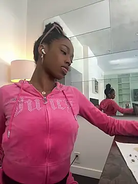 Snapshot of mismialove chatting on June 2026 04:52:01 PM mismialove online show from June 2026 04:52:01 PM