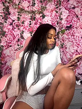 mismialove online show from October 2025 03:52:01 AM
