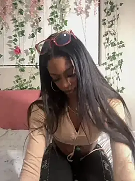 Snapshot of mismialove chatting on June 2026 05:24:02 AM mismialove online show from June 2026 05:24:02 AM