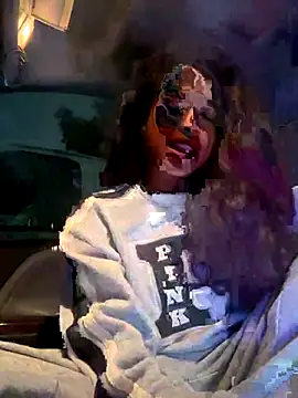 mismialove online show from December 2025 08:28:02 AM