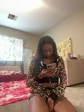 Snapshot of mismialove chatting on July 2026 05:23:01 PM mismialove online show from July 2026 05:23:01 PM